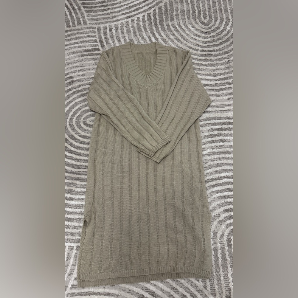 Knit midi dress with slits - Picture 4 of 4